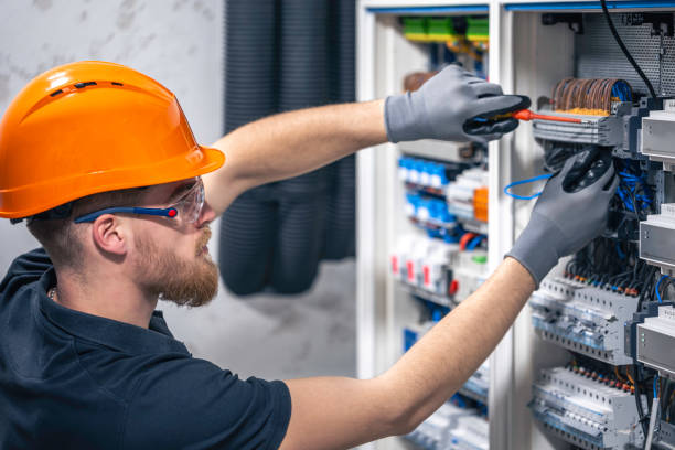 Best Circuit Breaker Repair  in Combee Settlement, FL